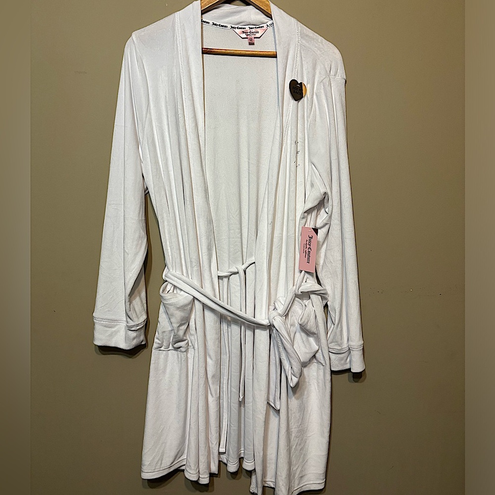 JUICY COUTURE NWT Sleepwear Ultra Soft Robe